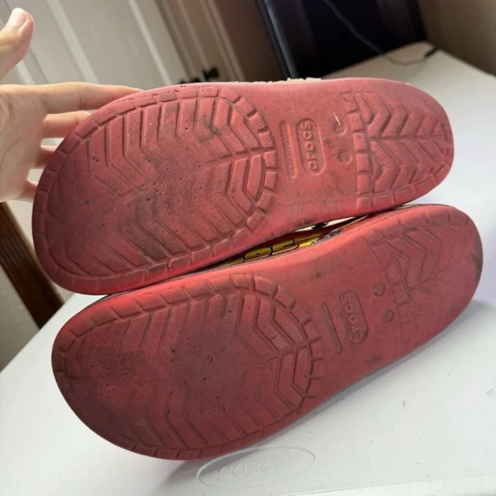 USED Crocs Classic Clog Lightning McQueen Red Men's Size 11 extremely used